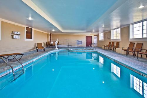 holiday inn express hotel and suites wabash by ihg