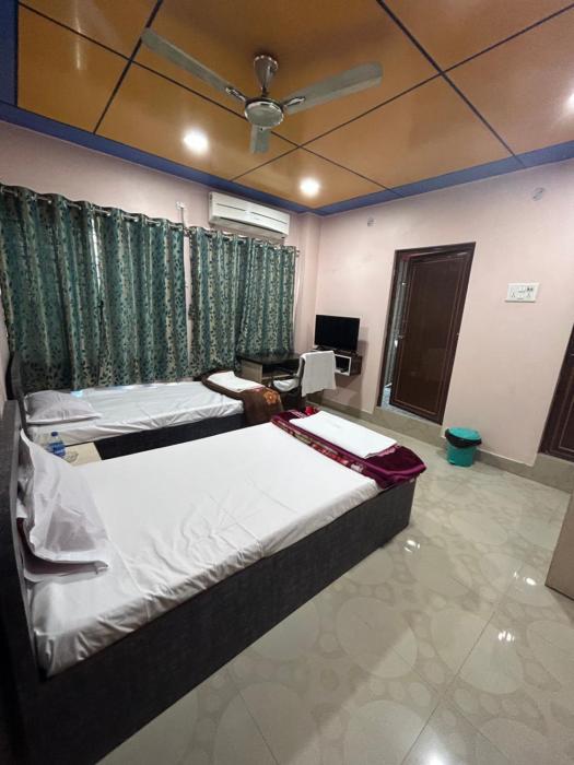 roop amrit guest house