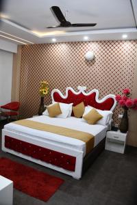 Hotel Royal Comfort Inn,,2 star