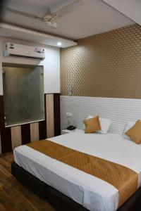 Hotel Royal Comfort Inn,,2 star