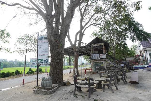 van long lak lake hotel