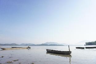 van long lak lake hotel