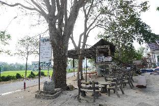 van long lak lake hotel