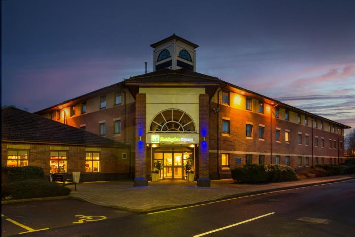 holiday inn express warwick stratford upon avon by ihg