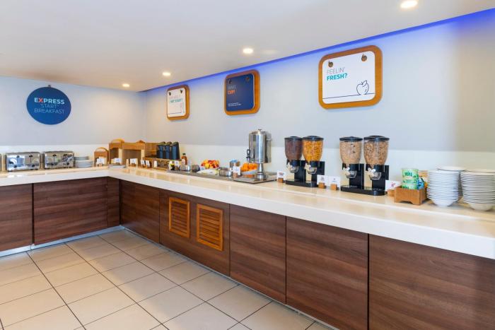holiday inn express warwick stratford upon avon by ihg