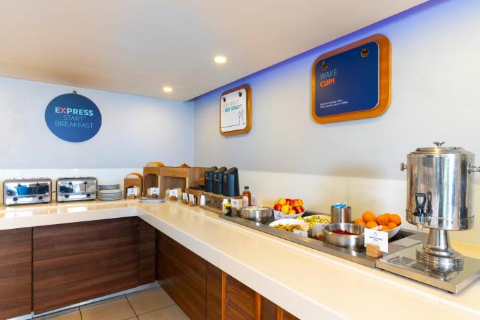holiday inn express warwick stratford upon avon by ihg