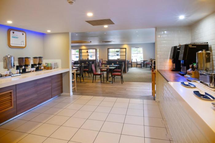 holiday inn express warwick stratford upon avon by ihg