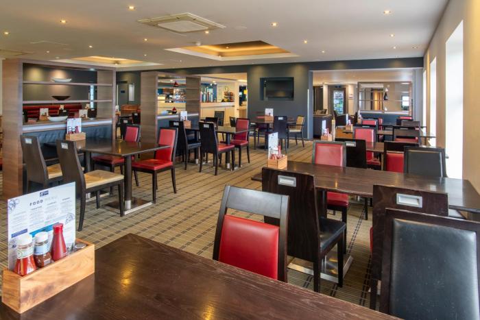 holiday inn express warwick stratford upon avon by ihg