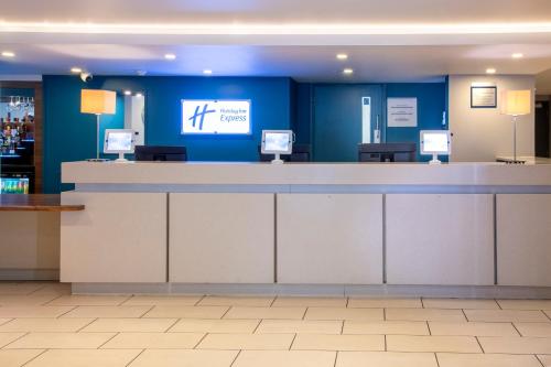 holiday inn express warwick stratford upon avon by ihg