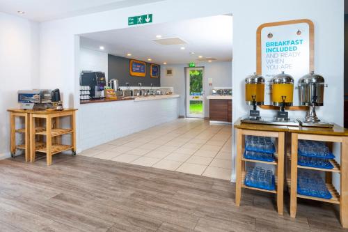 holiday inn express warwick stratford upon avon by ihg
