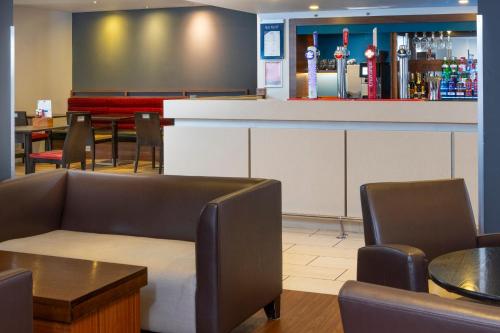 holiday inn express warwick stratford upon avon by ihg