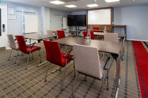 holiday inn express warwick stratford upon avon by ihg