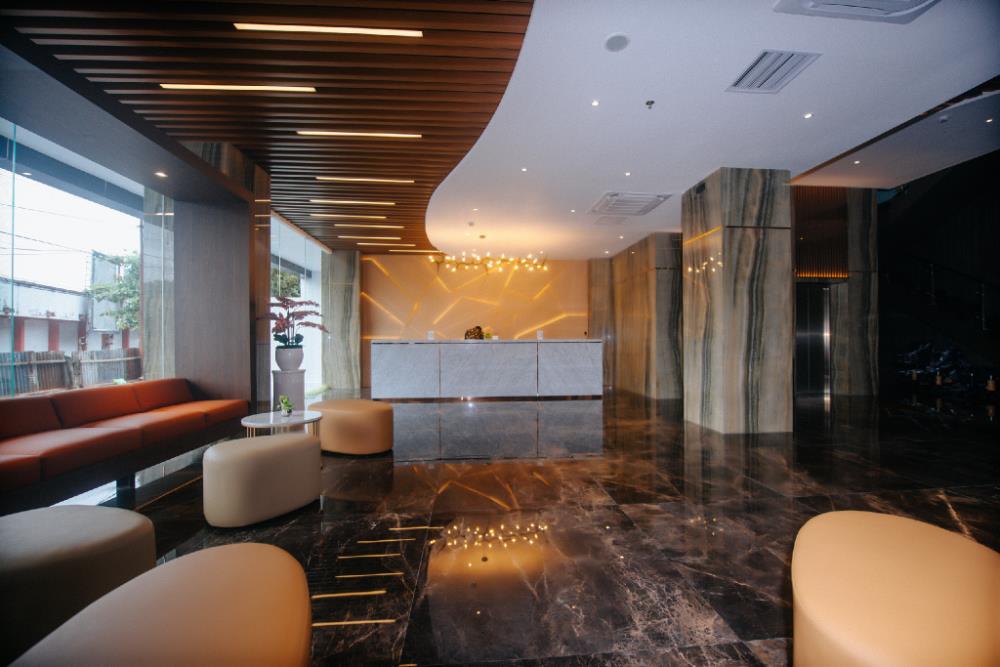 rogers hotel manado