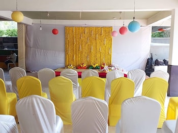 arristo resorts and club