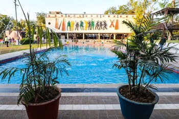 arristo resorts and club