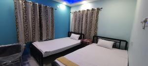 garden guest house and paying guest