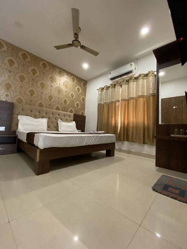 Hotel Jk Residency,Near Golden Temple,3 star