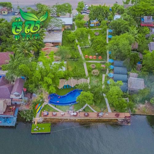 moly resort