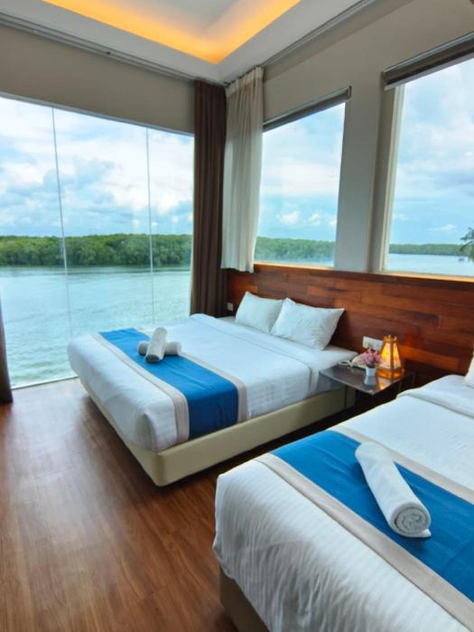 riverbank kuantan by glex