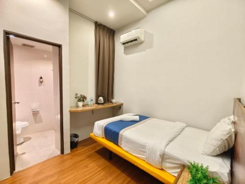 riverbank kuantan by glex