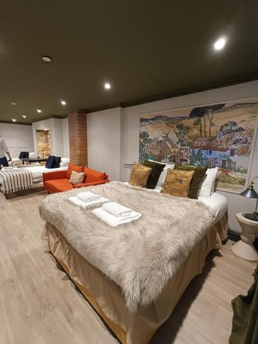 rooms on the prom