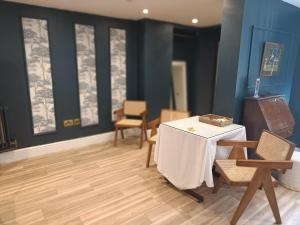 rooms on the prom