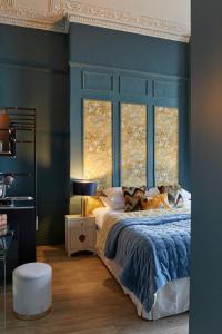 rooms on the prom