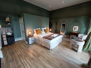 rooms on the prom