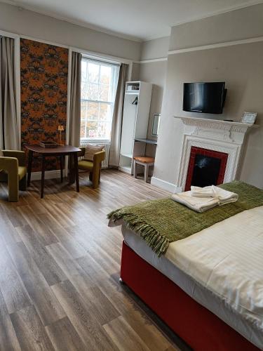 rooms on the prom