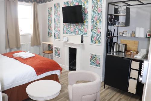 rooms on the prom