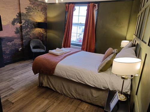 rooms on the prom