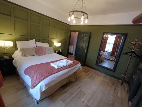 rooms on the prom