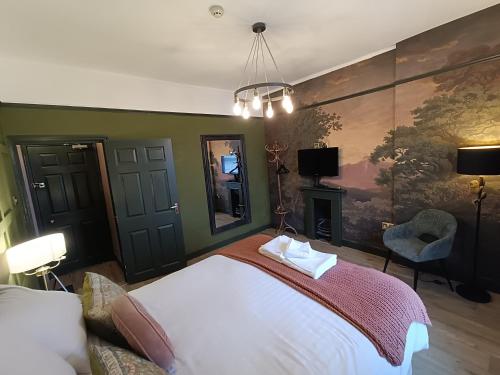 rooms on the prom