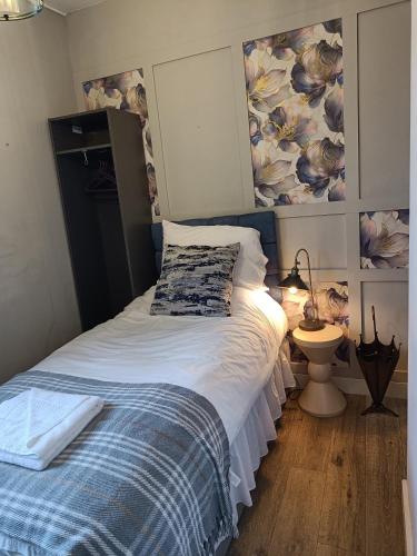 rooms on the prom