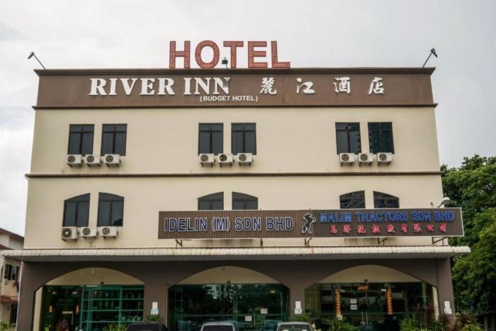 hotel river inn