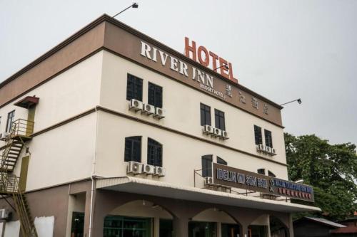 hotel river inn