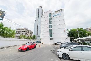 j park chinkhet apartment