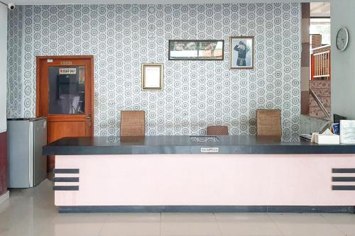 urbanview hotel istana bangun jagad indramayu by reddoorz