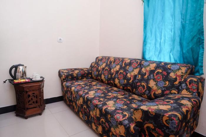 reddoorz syariah near flyover palur