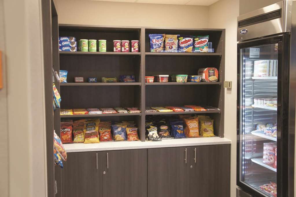 la quinta inn and suites by wyndham wichita airport