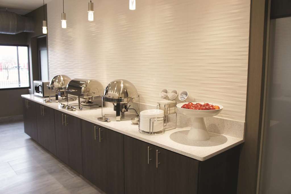 la quinta inn and suites by wyndham wichita airport