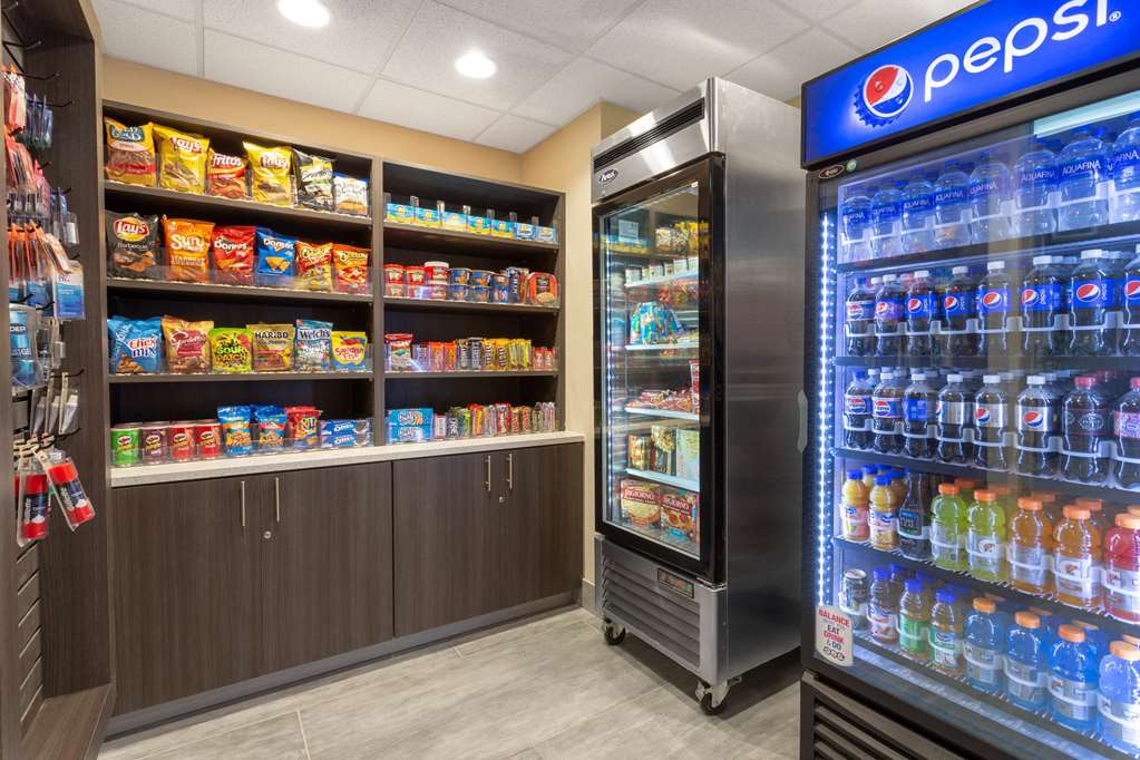 la quinta inn and suites by wyndham wichita airport