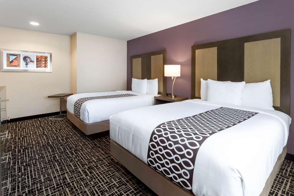la quinta inn and suites by wyndham wichita airport