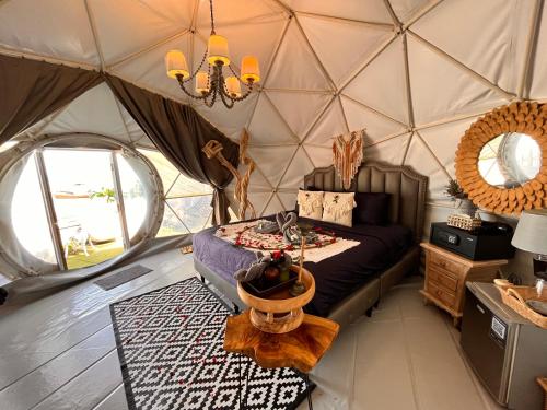 signature glamping