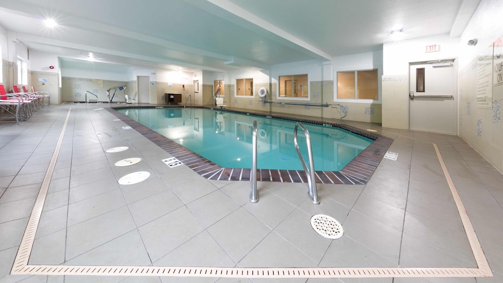 holiday inn express and suites hood river by ihg
