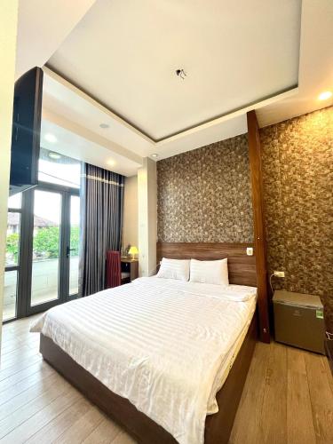 shine hotel hu