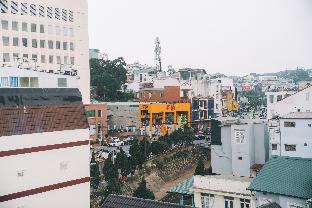 h na hotel a l t