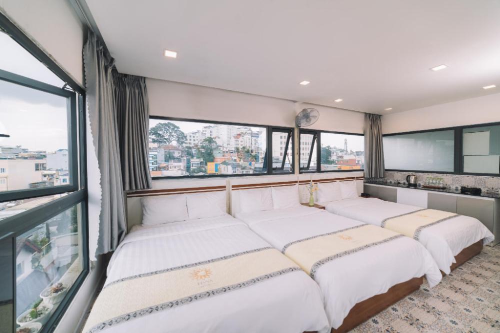 h na hotel a l t