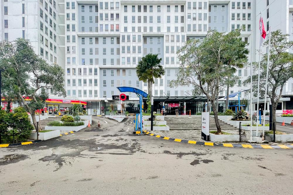 redliving apartemen patra land urbano happy rooms tower mid west with netflix