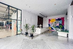 redliving apartemen patra land urbano happy rooms tower mid west with netflix